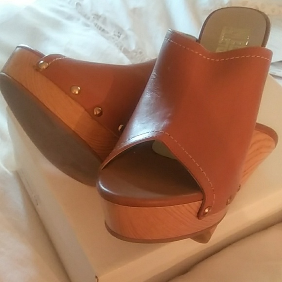 Shoes - Picture 3 of 3